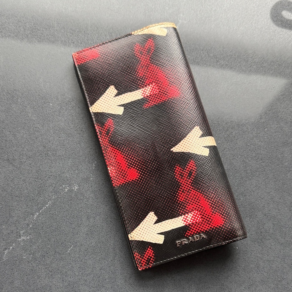 Prada Black and Red Graphic Card Holder 2018 resort  collection authentic
